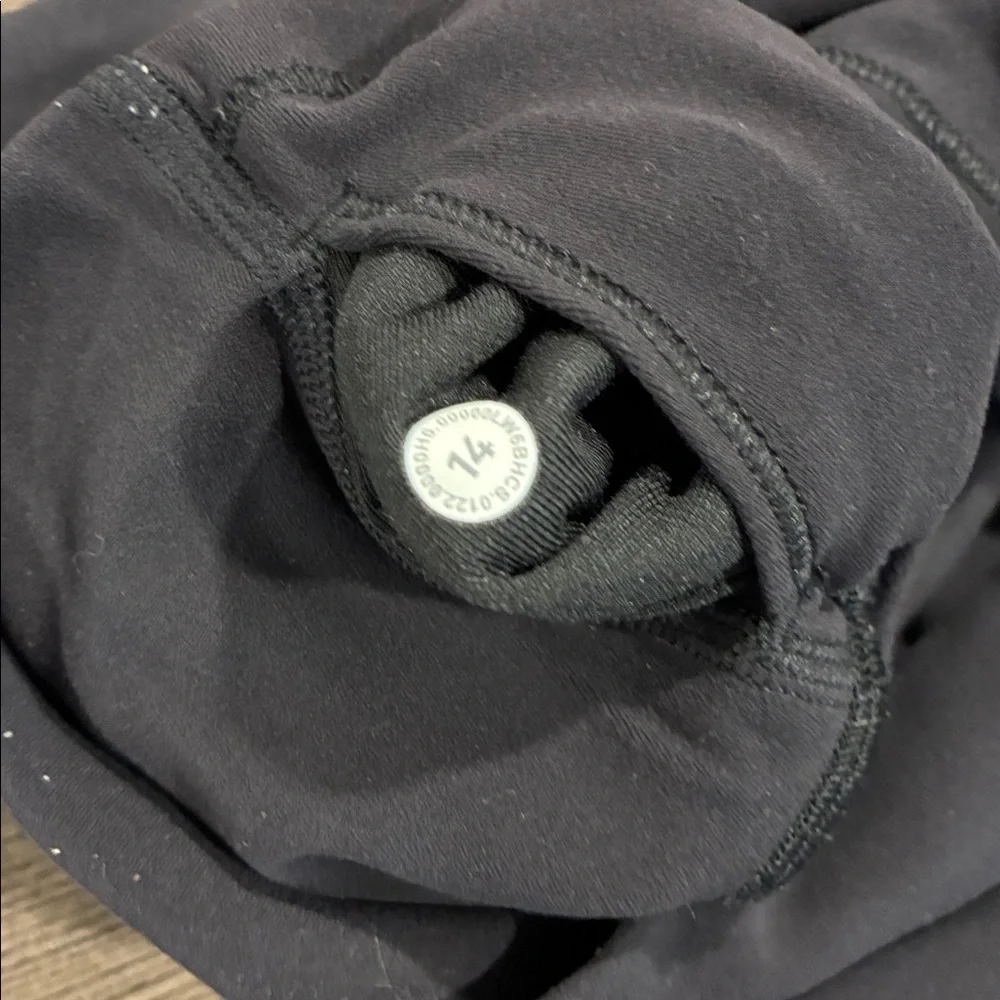 Lululemon Black Align 17” Crop Highrise Leggins - Picture 8 of 10